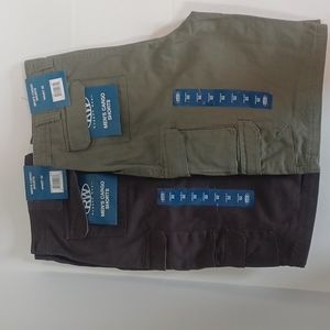 2 for 1 Rugged Wear Men's Cargo shorts sz 32